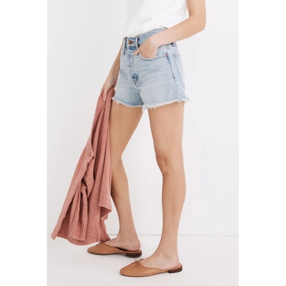 Madewell Pants - Madewell Relaxed Denim Shorts in Cedarcroft Wash Blue Cut off Distressed Size 25